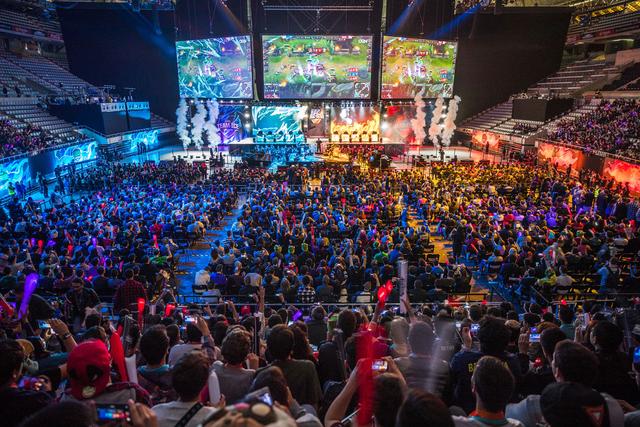 NaVi三人领衔，BLAST全球总决赛最佳阵容公布